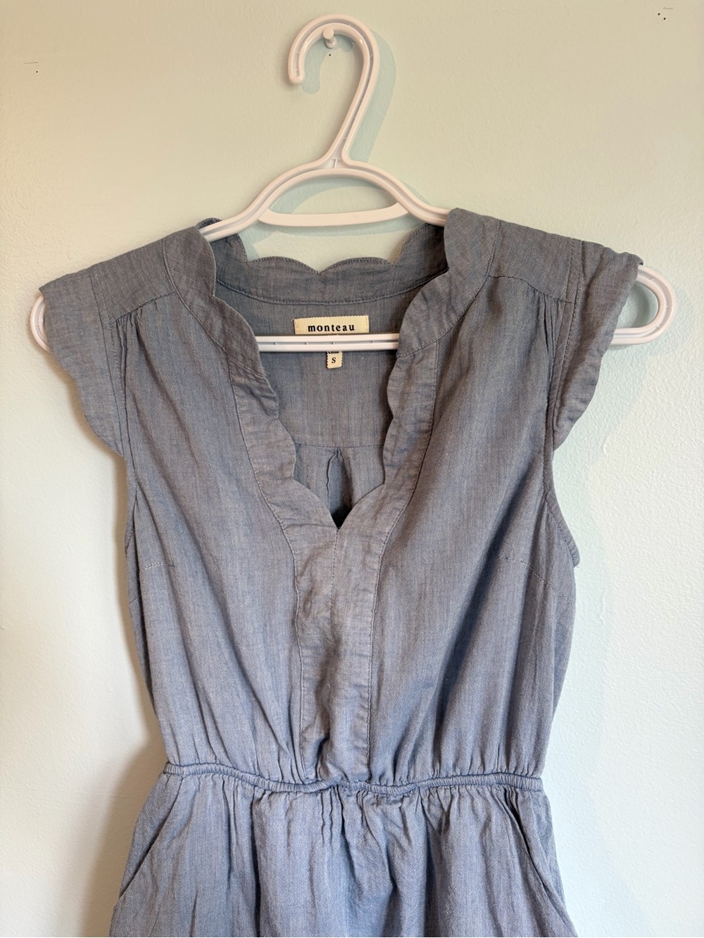 Monteau V-Neck Dress - Scallop Neck & Sleeves - Size Small - Picture 2 of 9